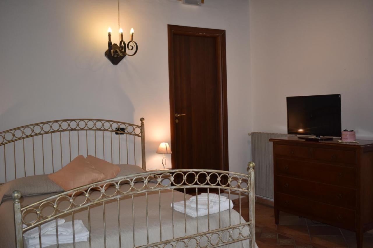 Bed and Breakfast Le Due Torri Filadelfia Esterno foto